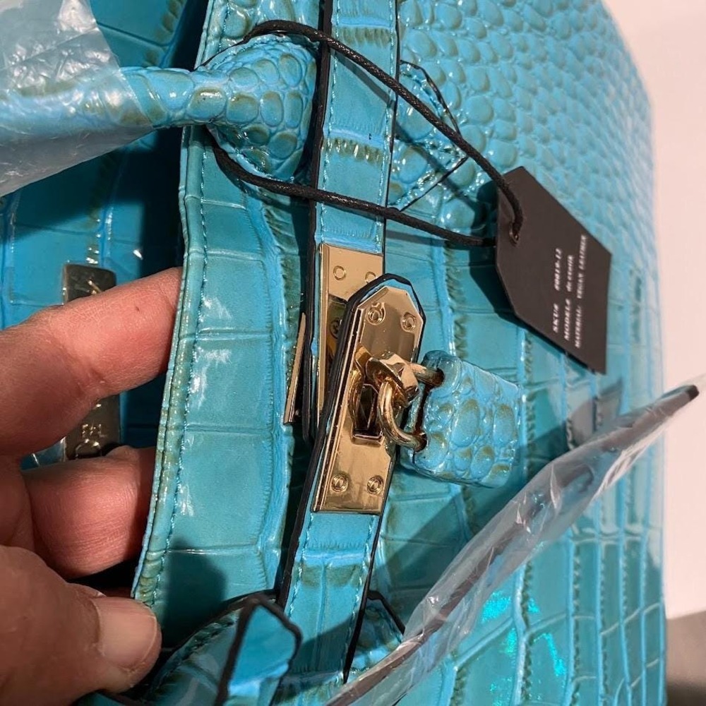 Beautiful Large De Vesi Faux Leather Crocodile Handbag Vegan Hand Bag NWT - Picture 12 of 16
